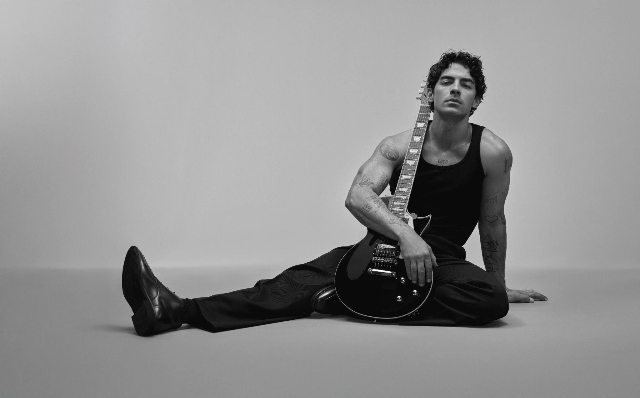 Joe-Jonas-Kenneth-Cole-Inspire