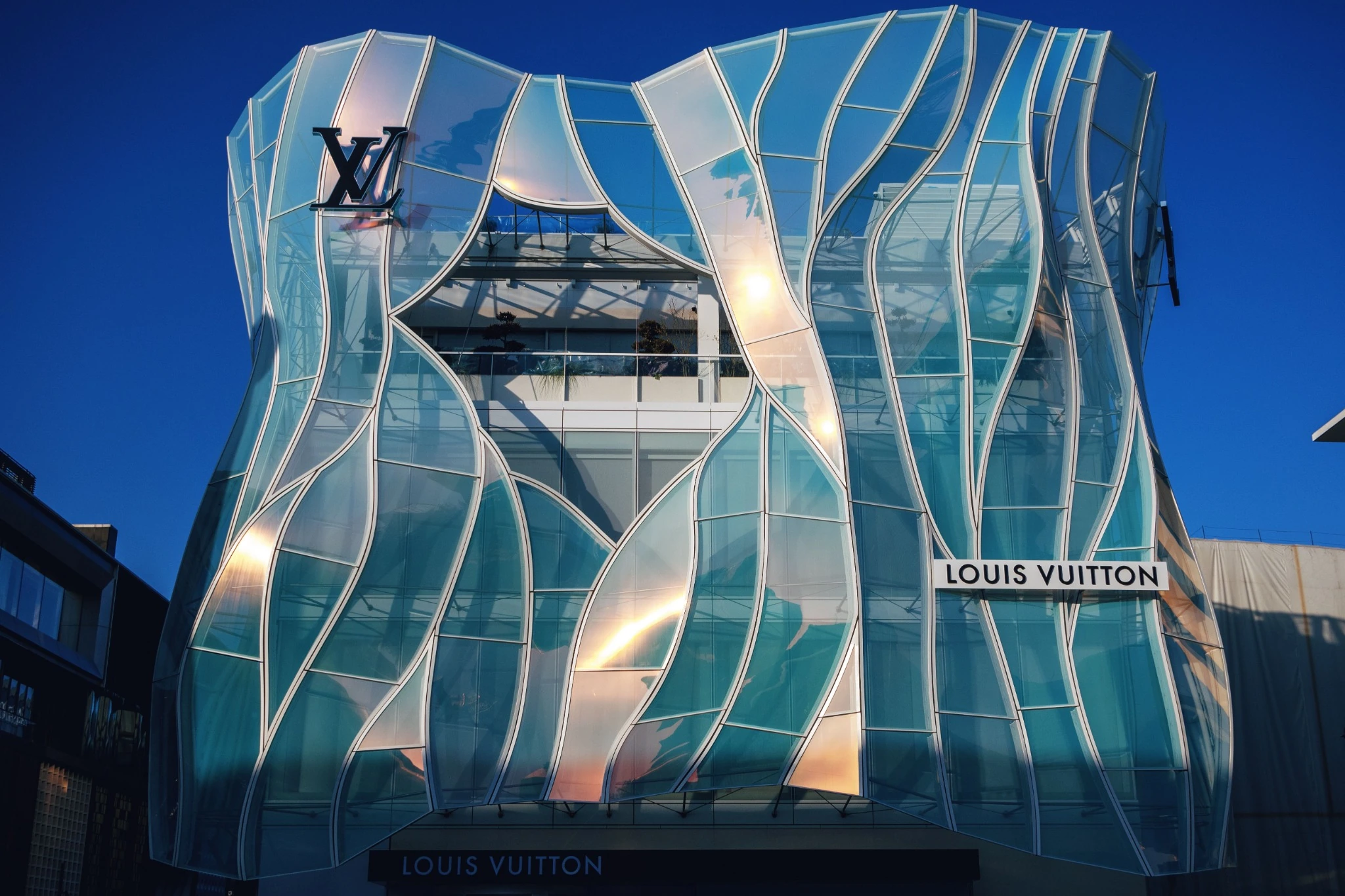 luxury-retail-trends-2026