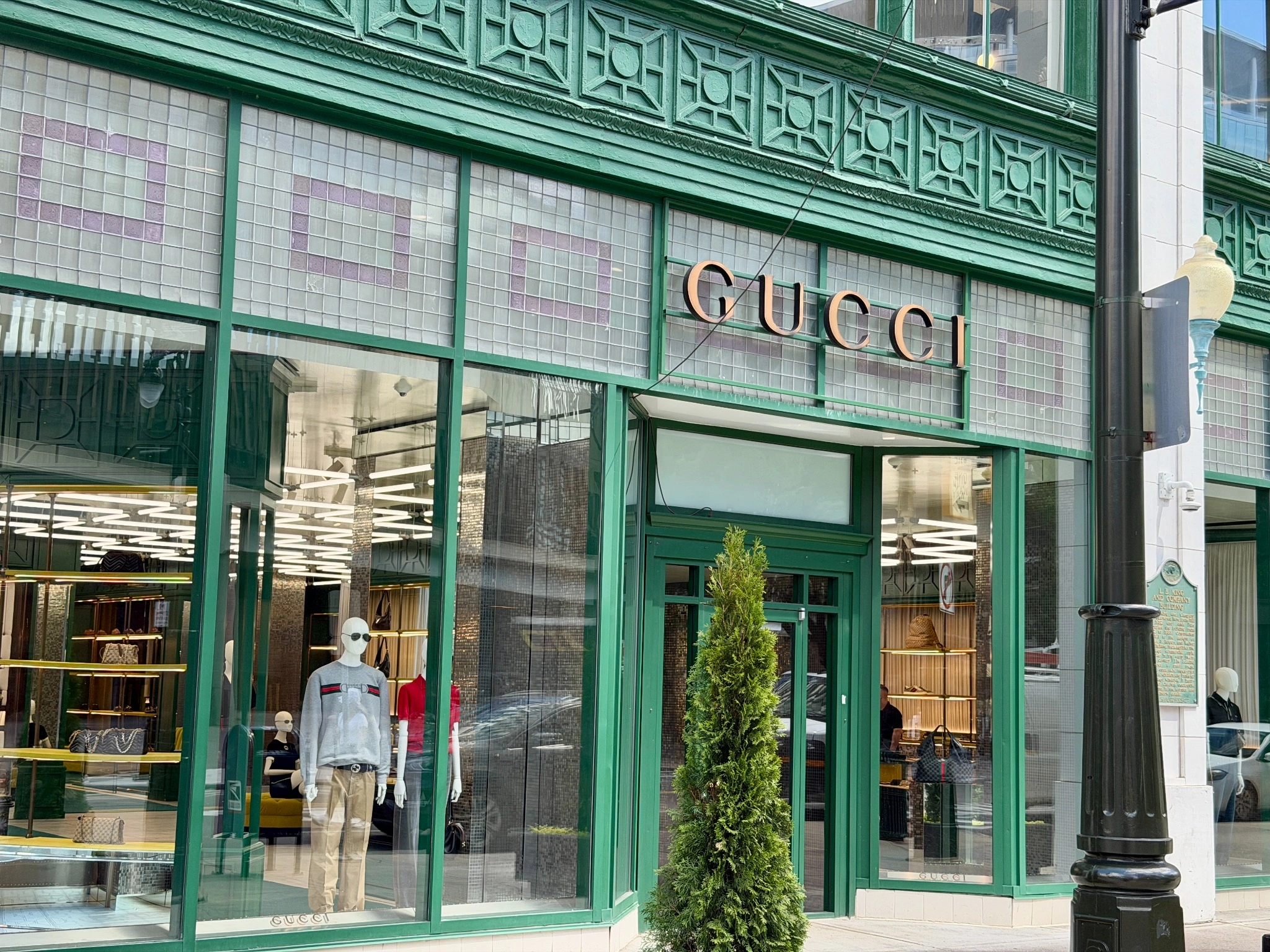Luxury_Third_Quarter_Gucci